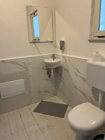 Coremi אכסניה *